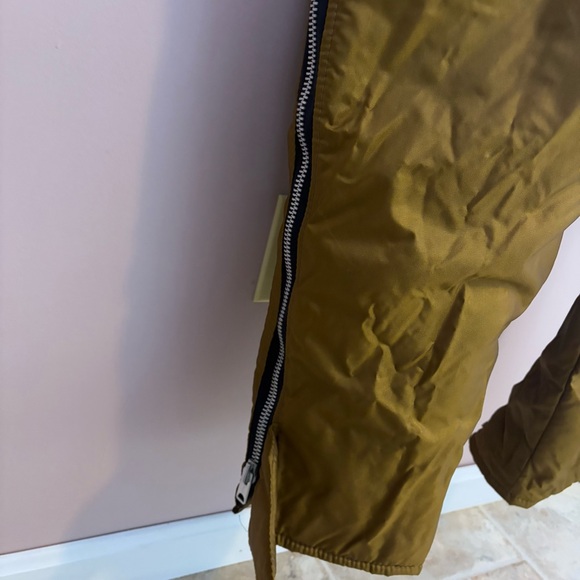 Stearns Bronze Ski & Snowboard Jacket with Shiny Water-Resistant Material - Picture 5 of 12
